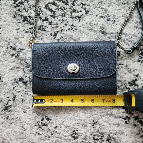 *SOLD* COACH Turnlock Crossbody Navy Saffiano Leather Chain Strap with Charm - Picture 7 of 9